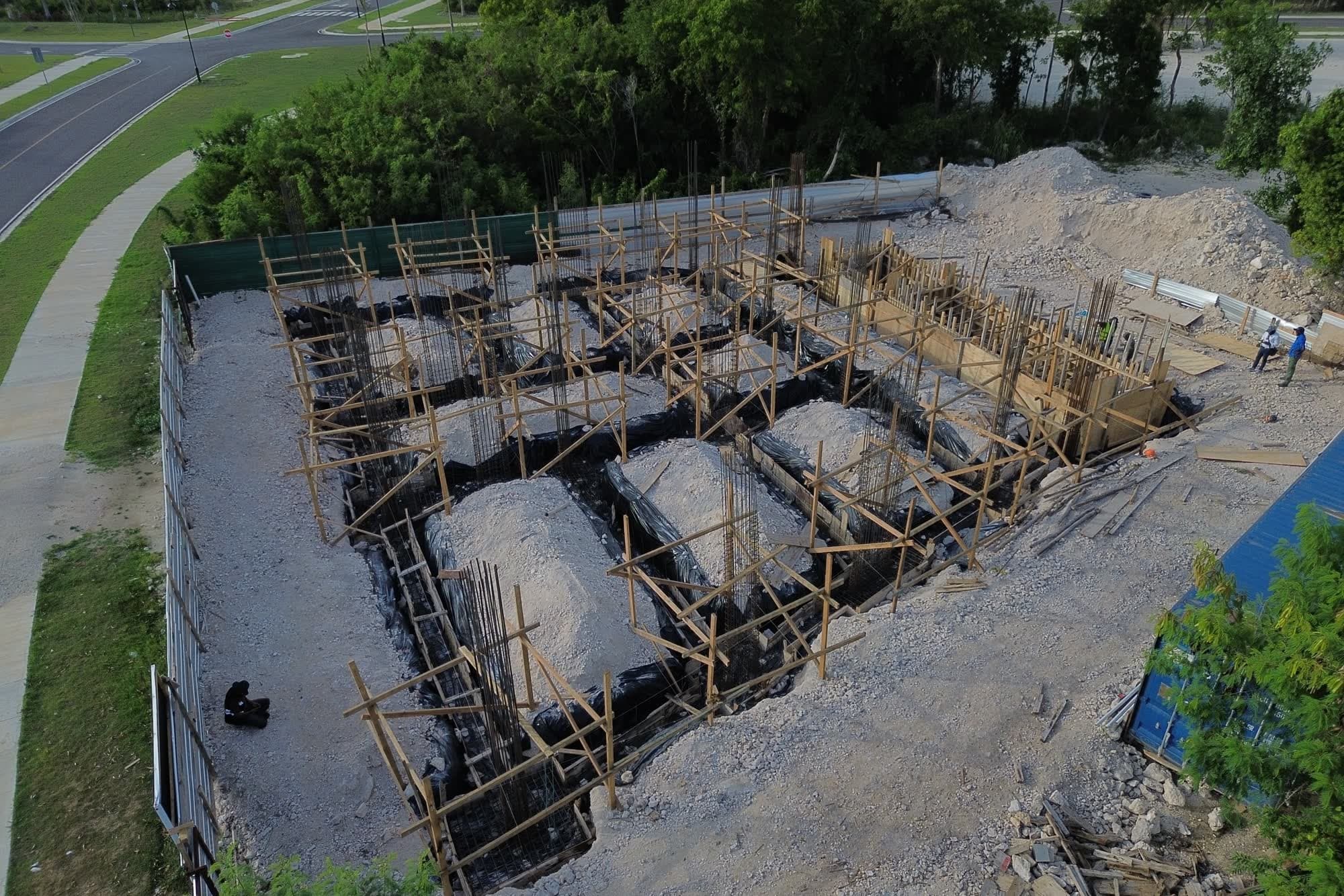 Etapa 03, cimentación: Acero y encofrado para la base.